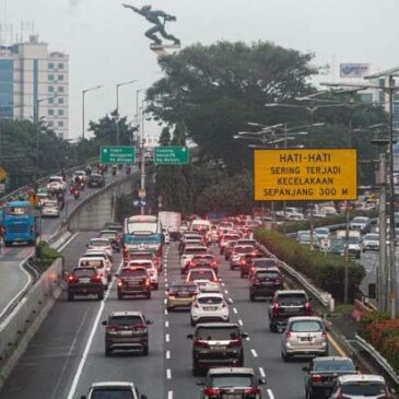 Arus Lalu Lintas Mulai Padat Sejak Permberlakuan PPKM Level 3 di Jabodetabek