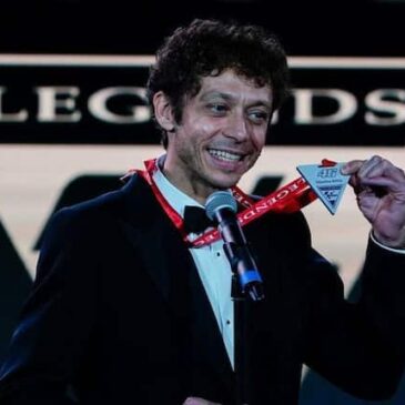 Grazie Vale! Valentino Rossi Resmi jadi Legenda MotoGP